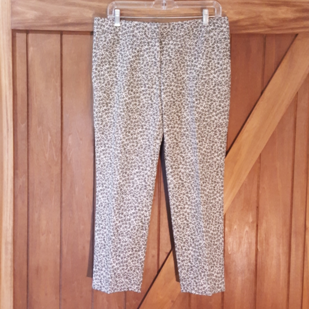 *ANN TAYLOR* Palm Leaf Capris (6P)